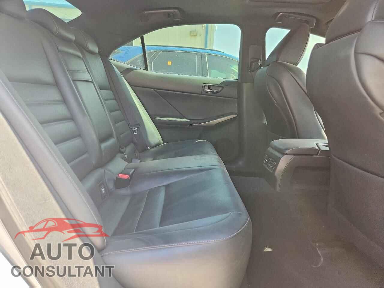 LEXUS IS 2015 - JTHBF1D26F5051764