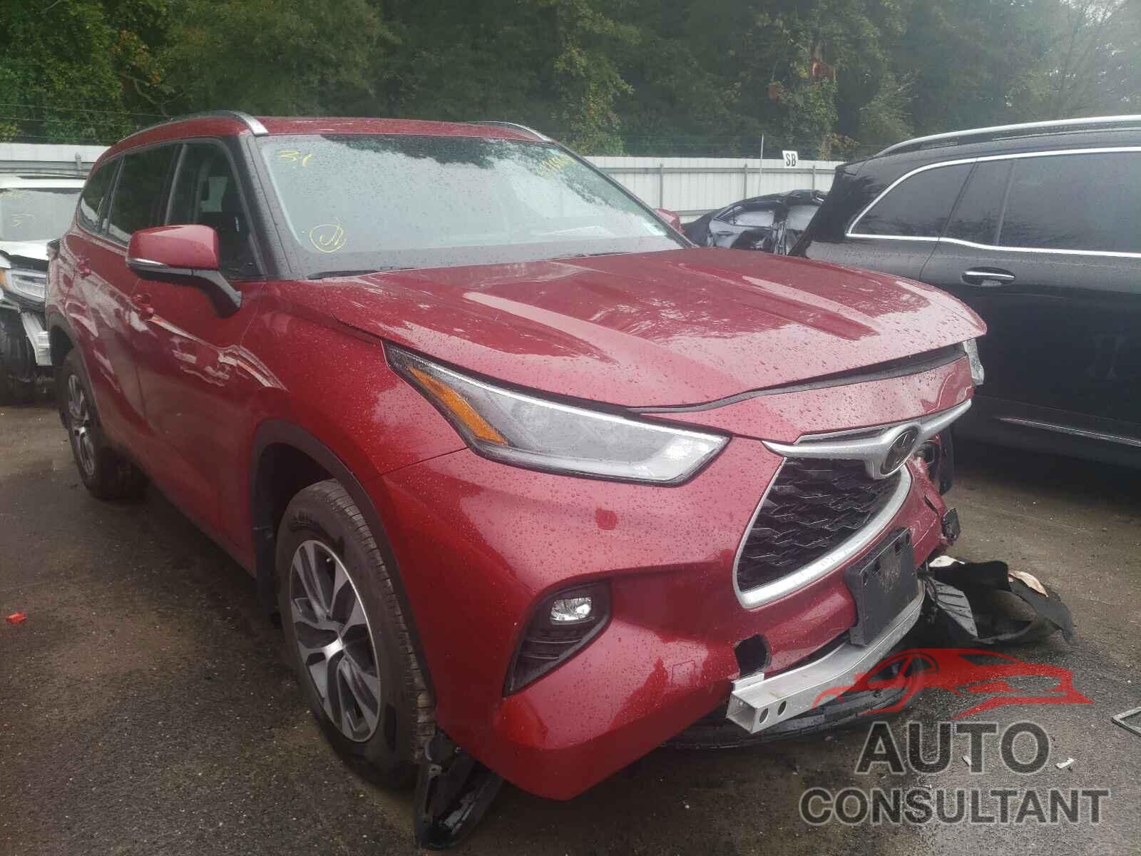 TOYOTA HIGHLANDER 2021 - 5TDHZRBH6MS528788