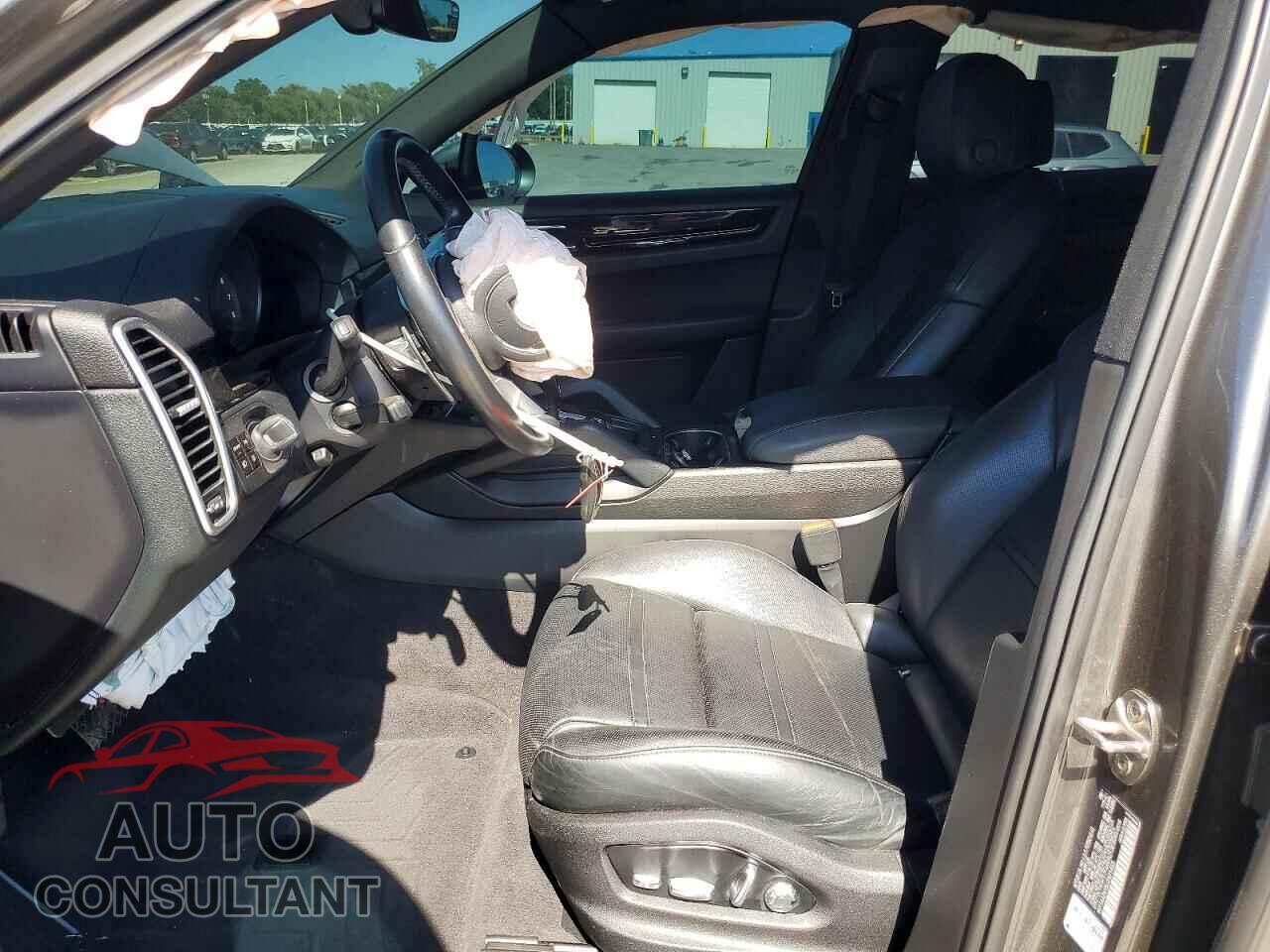 PORSCHE CAYENNE 2020 - WP1AA2AY5LDA01433
