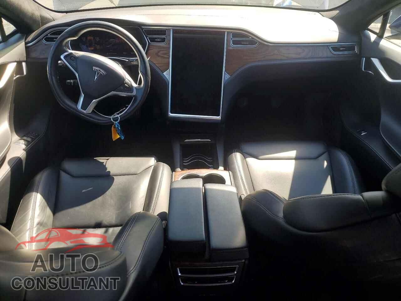 TESLA MODEL S 2017 - 5YJSA1E17HF217247