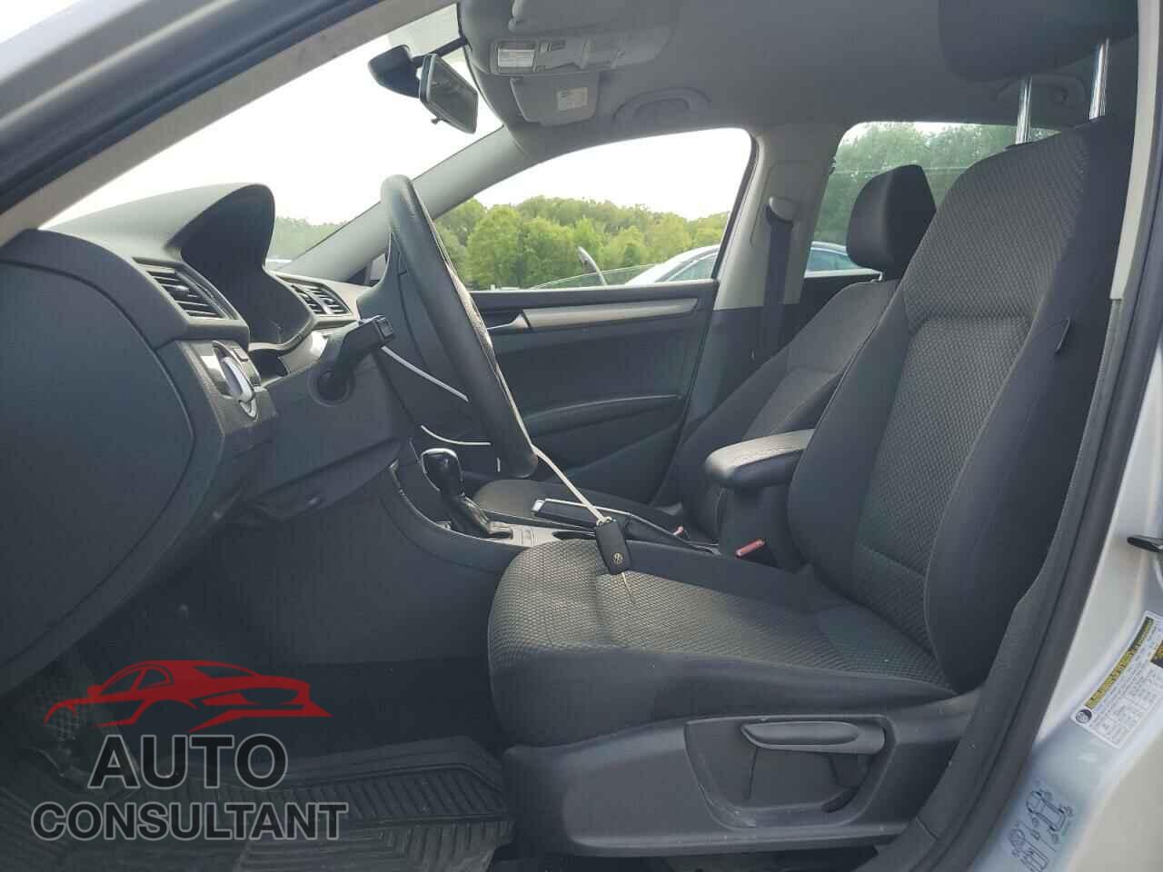 VOLKSWAGEN PASSAT 2013 - 1VWAP7A36DC130402