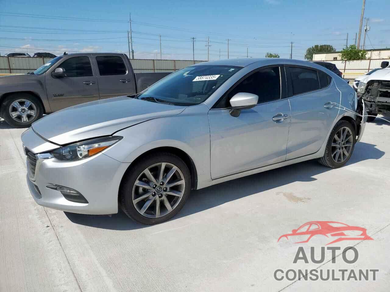 MAZDA 3 2018 - 3MZBN1V33JM246703