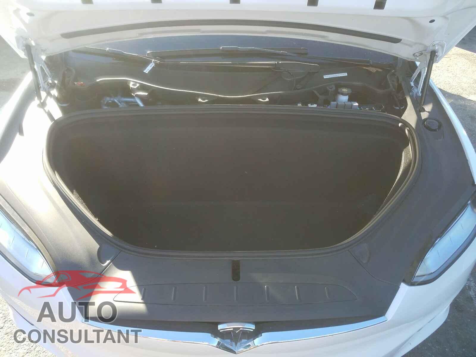 TESLA MODEL X 2018 - 5YJXCBE21JF127306