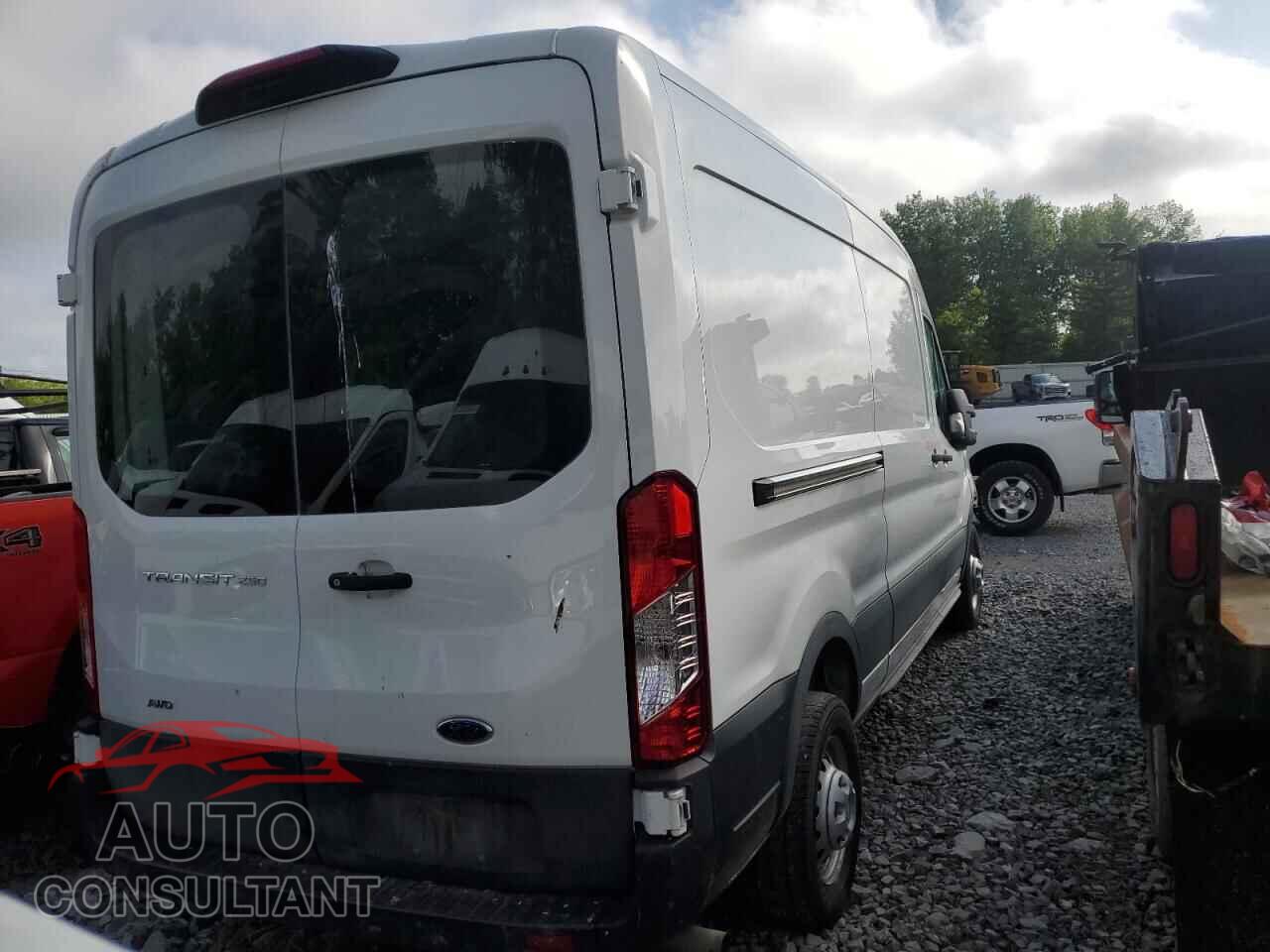 FORD TRANSIT 2023 - 1FTBR2C87PKB12515