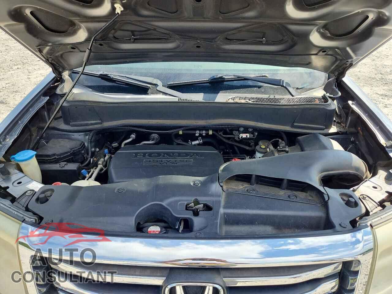 HONDA PILOT 2013 - 5FNYF4H45DB015326