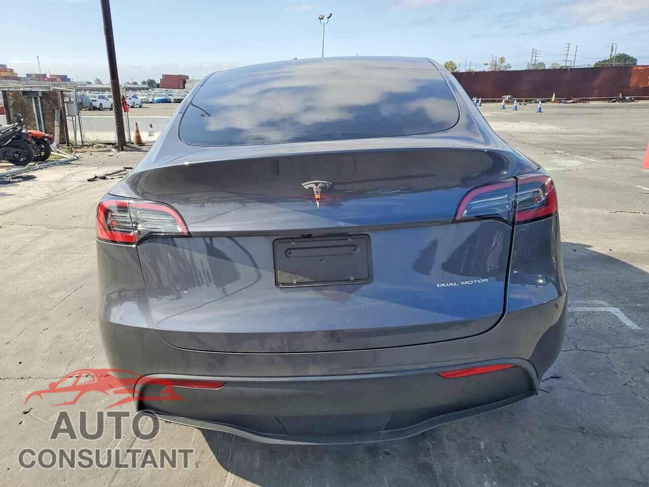 TESLA MODEL Y 2023 - 7SAYGDEE0PF925676
