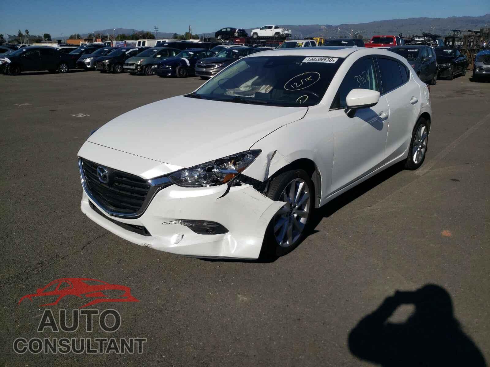 MAZDA 3 2017 - 3MZBN1M31HM157014