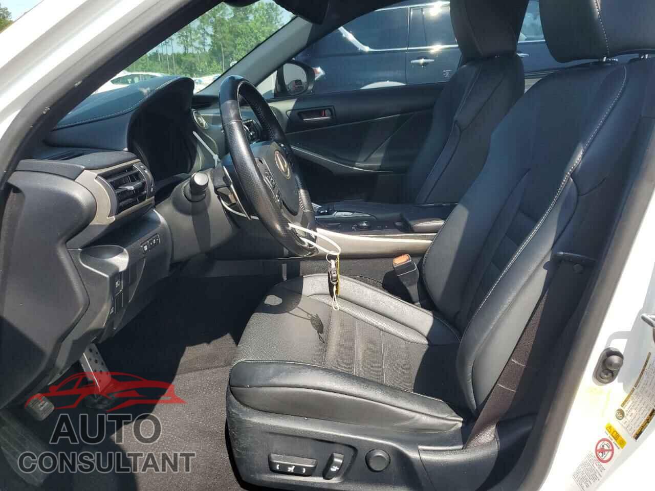 LEXUS IS 2017 - JTHBE1D2XH5030101