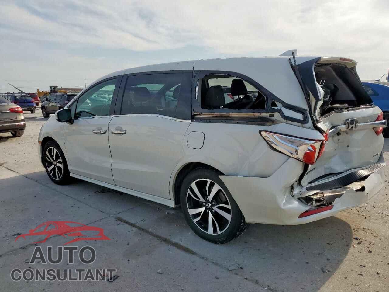 HONDA ODYSSEY 2018 - 5FNRL6H96JB098815