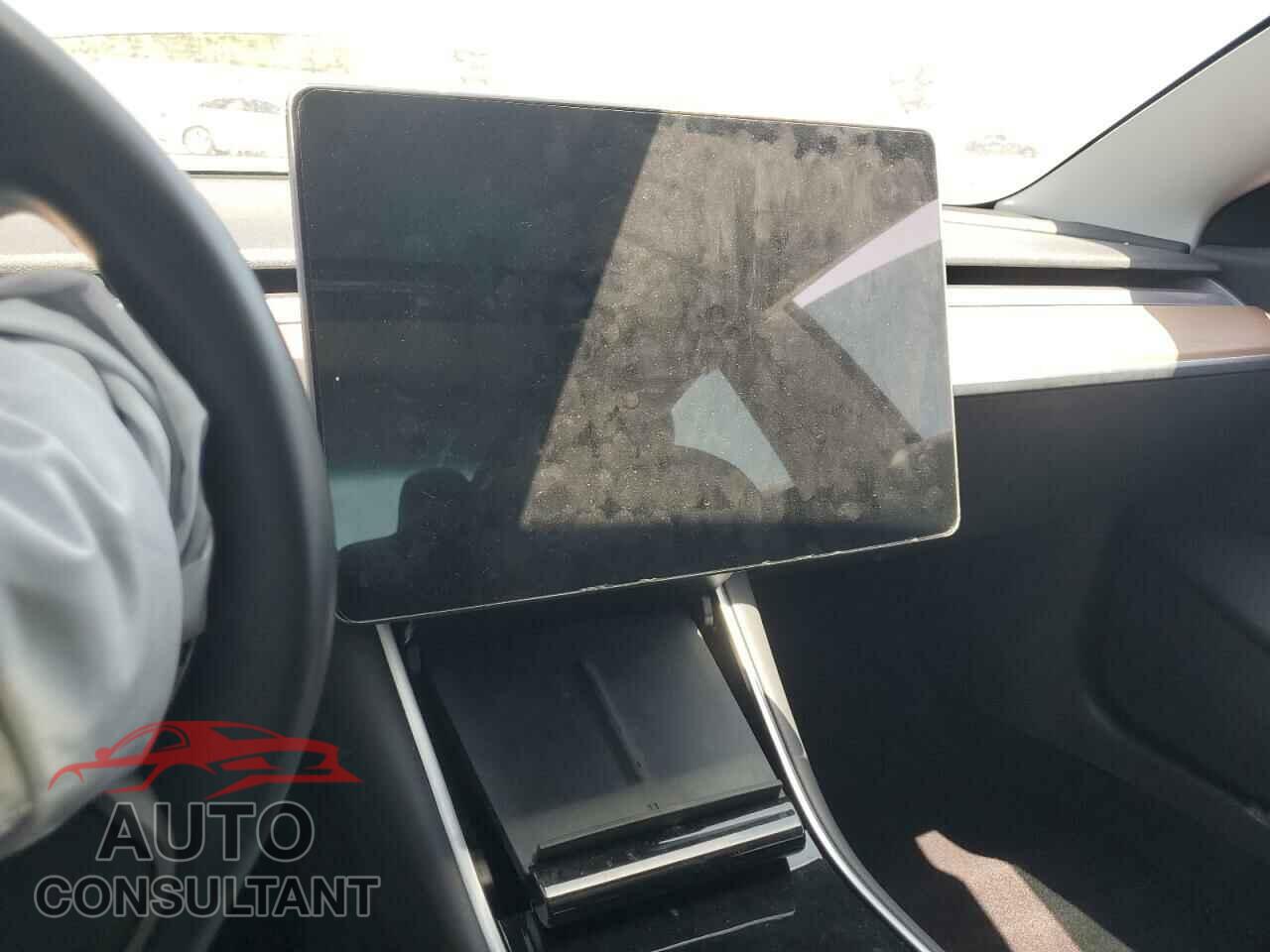 TESLA MODEL 3 2018 - 5YJ3E1EB4JF121101