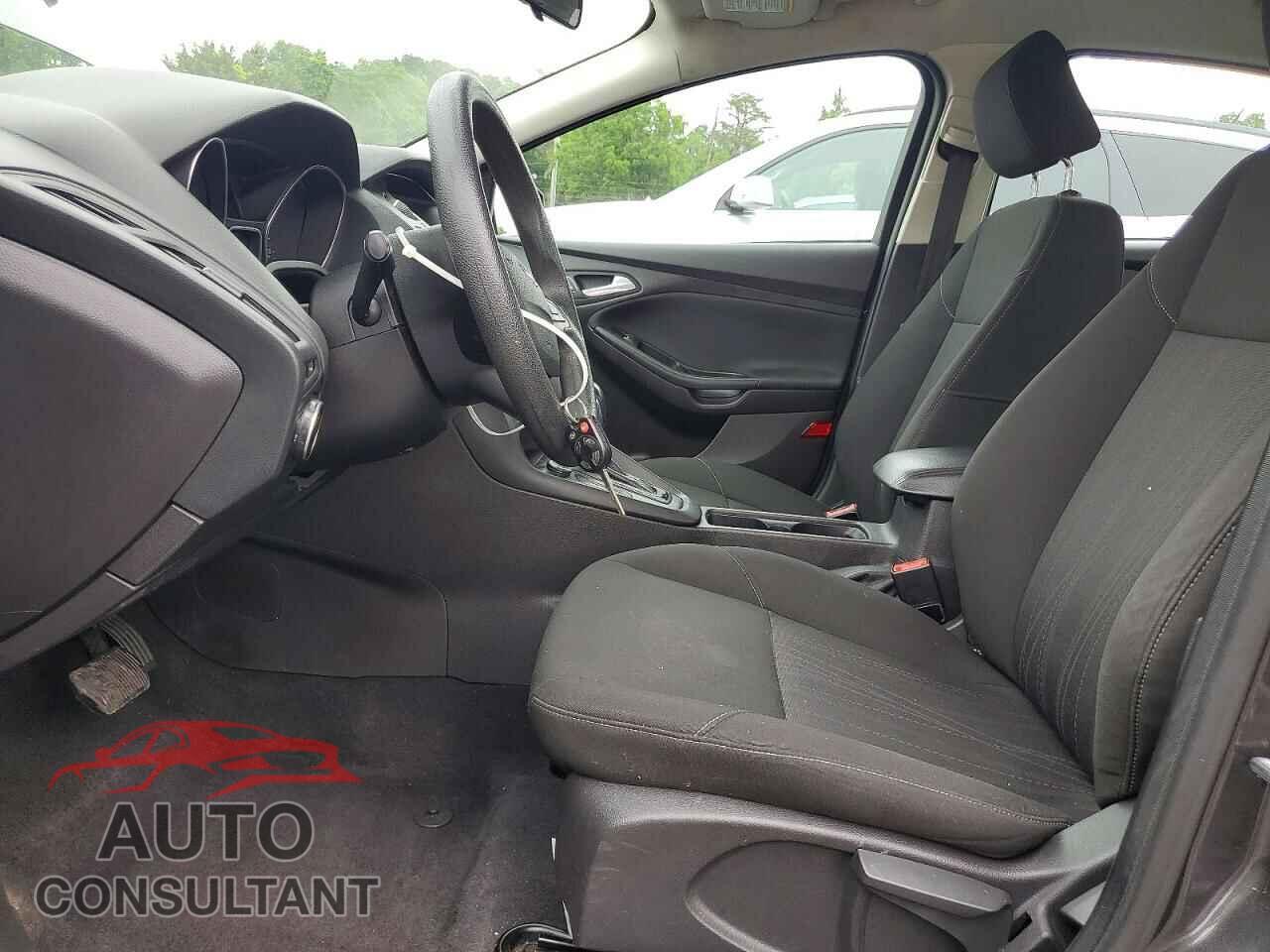FORD FOCUS 2015 - 1FADP3F2XFL229452