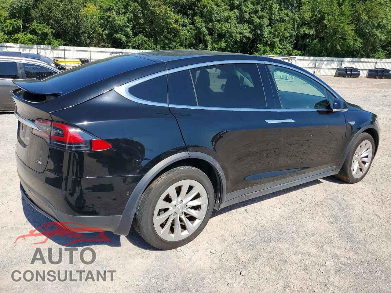 TESLA MODEL X 2016 - 5YJXCAE28GF008736