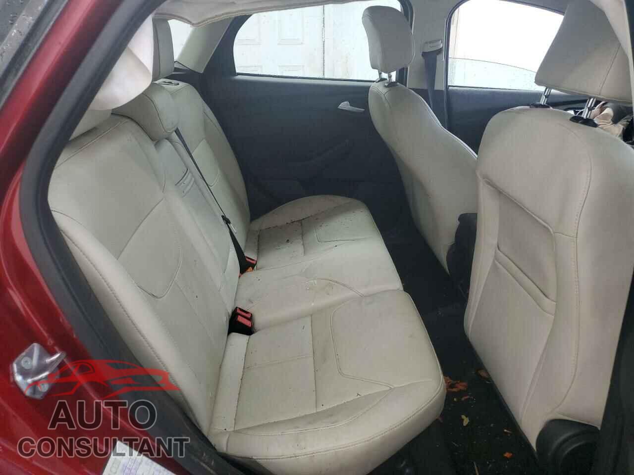 FORD FOCUS 2016 - 1FADP3N26GL214305