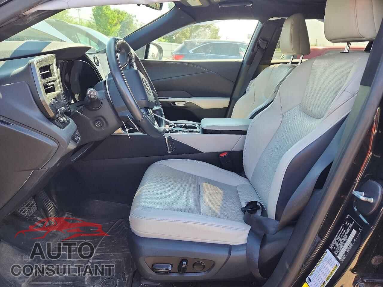 LEXUS UNKNOWN 2023 - 2T2BBMCA6PC017105