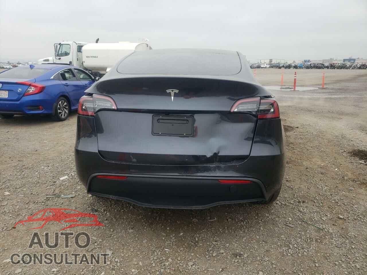 TESLA MODEL Y 2024 - 7SAYGDED3RF011237