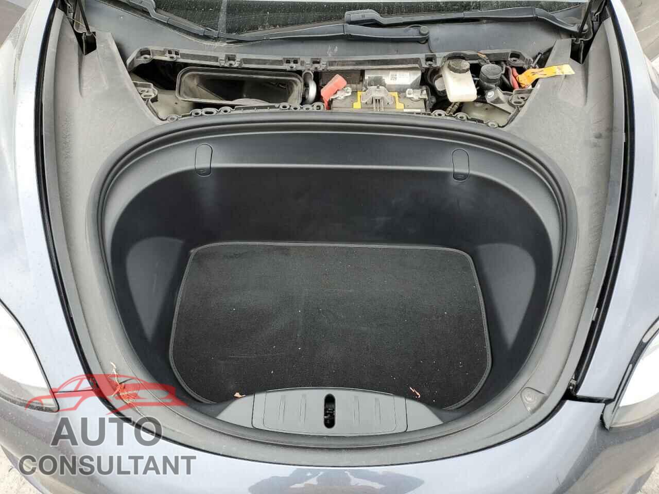 TESLA MODEL 3 2018 - 5YJ3E1EA5JF059361
