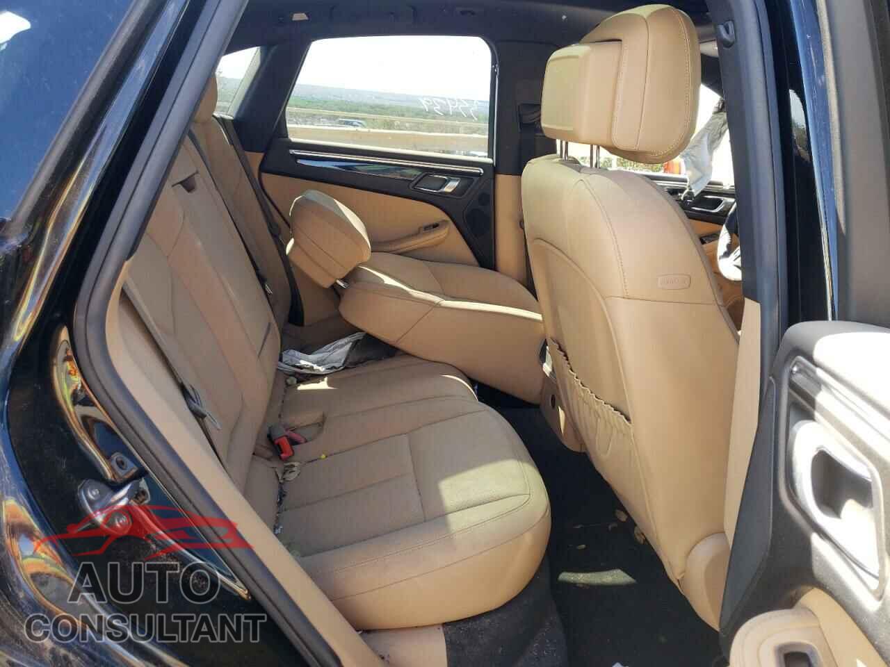 PORSCHE MACAN 2018 - WP1AA2A57JLB06418