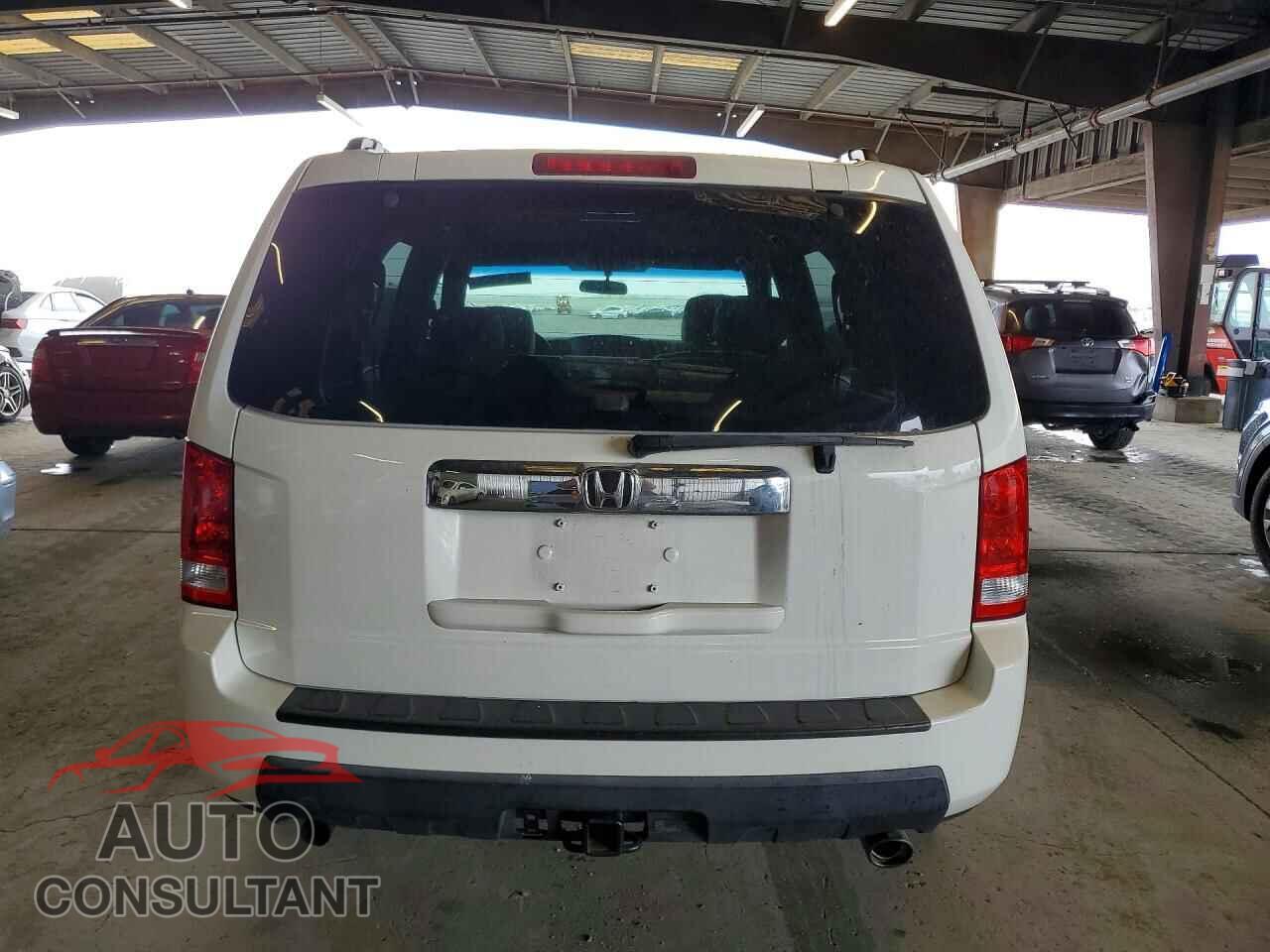 HONDA PILOT 2011 - 5FNYF3H41BB010843