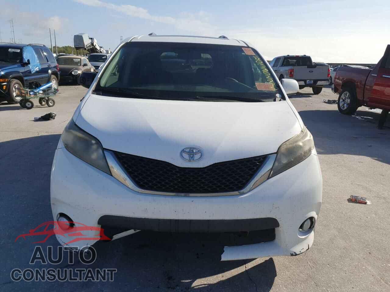 TOYOTA SIENNA 2011 - 5TDXK3DC8BS099164