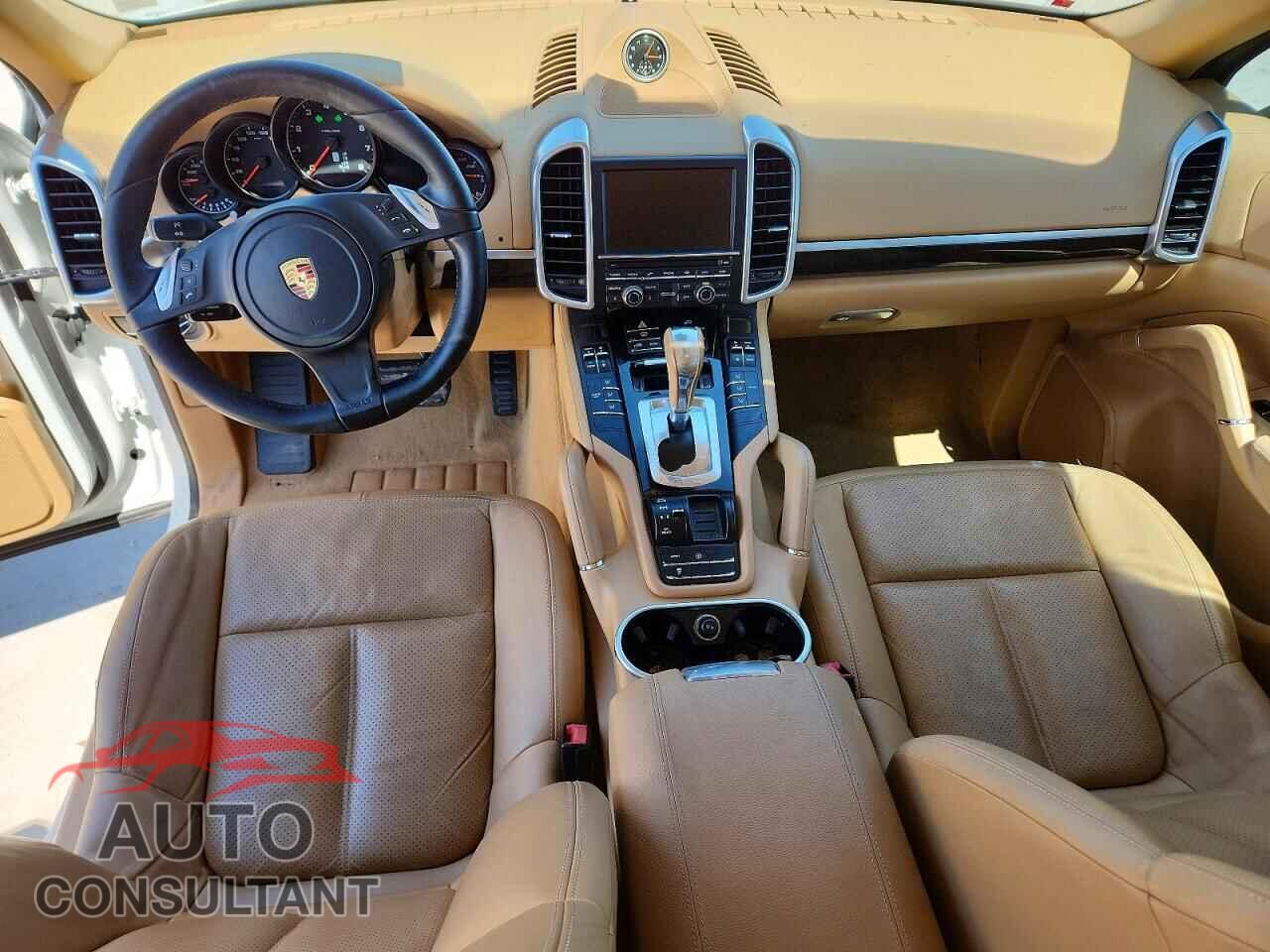 PORSCHE CAYENNE 2016 - WP1AA2A23GKA08605
