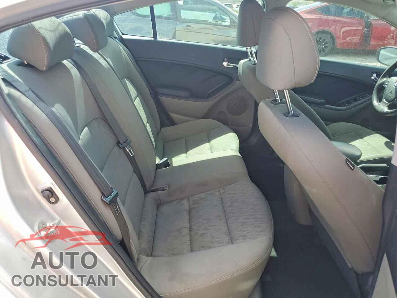 KIA FORTE 2015 - KNAFK4A67F5316339