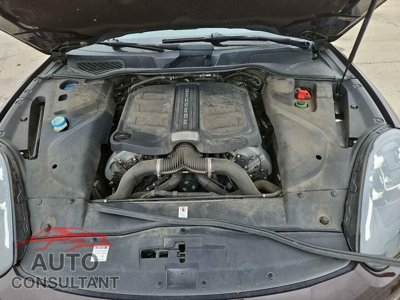 PORSCHE CAYENNE 2018 - WP1AB2A25JLA60896