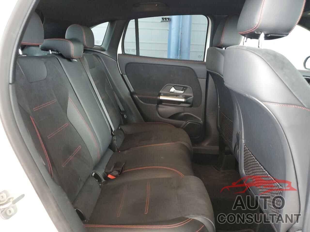MERCEDES-BENZ GLA-CLASS 2023 - W1N4N4GB2PJ490245