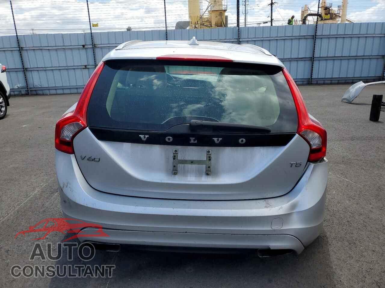 VOLVO V60 2015 - YV140MEB9F1190669