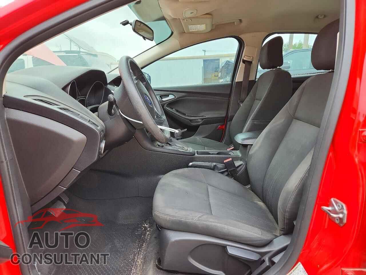 FORD FOCUS 2015 - 1FADP3F25FL368744