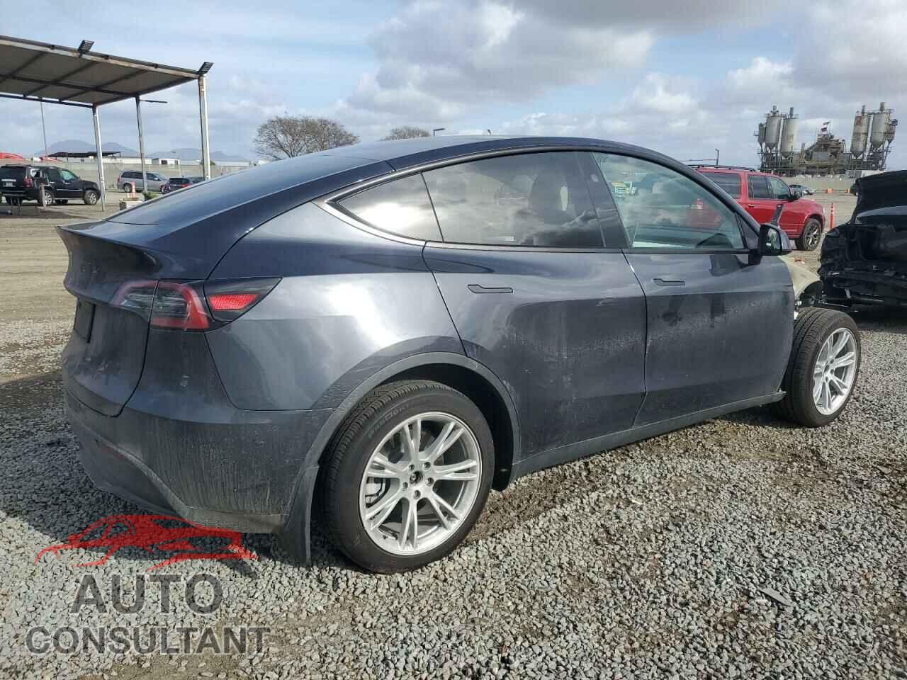TESLA MODEL Y 2024 - 7SAYGDED9RF092955