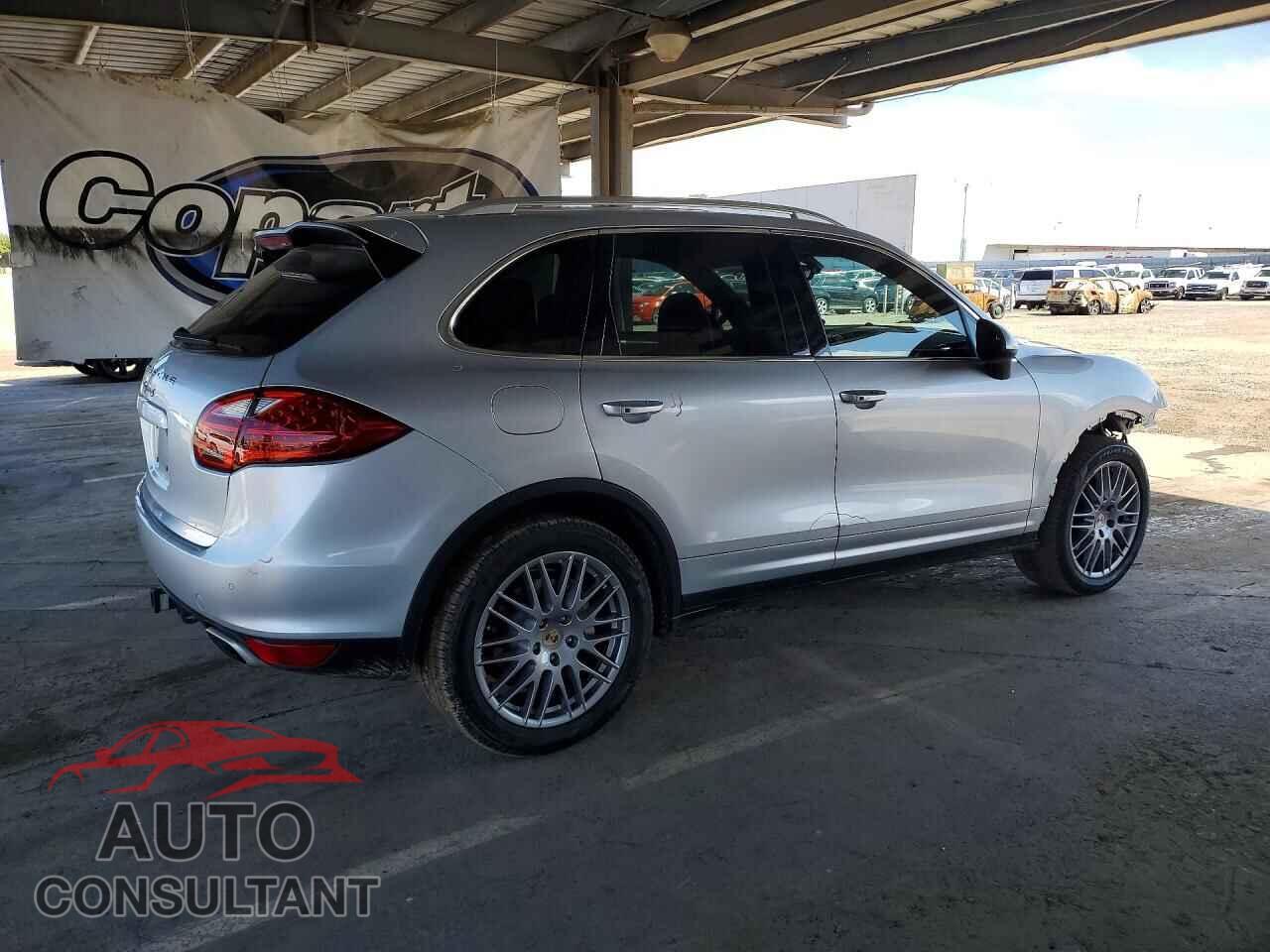 PORSCHE CAYENNE 2011 - WP1AB2A2XBLA52195
