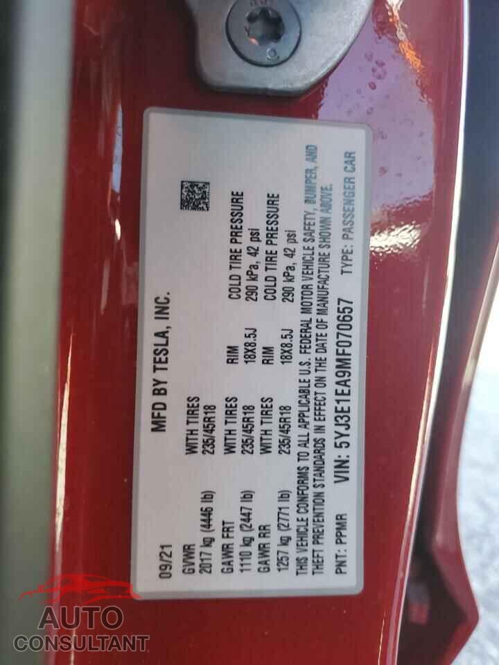 TESLA MODEL 3 2021 - 5YJ3E1EA9MF070657