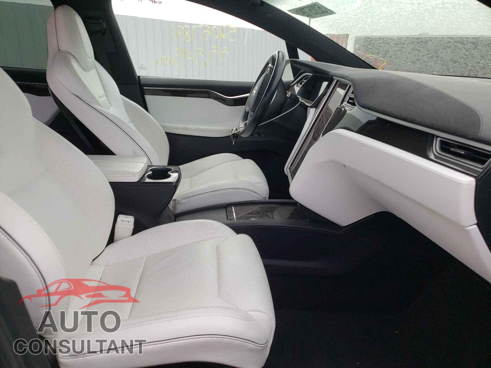 TESLA MODEL X 2016 - 5YJXCBE44GF005114