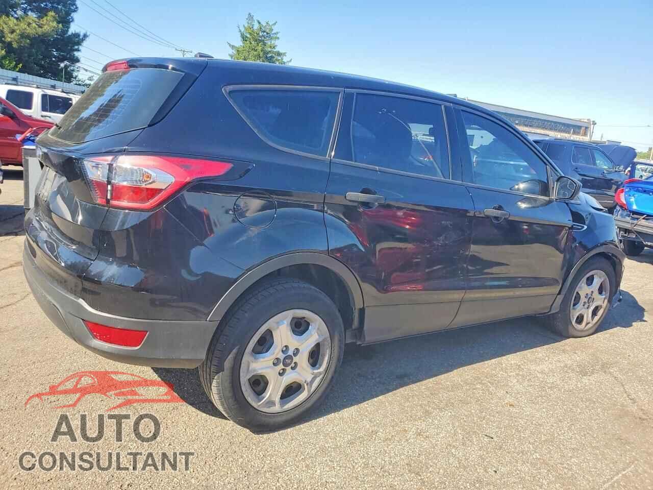 FORD ESCAPE 2017 - 1FMCU0F70HUB98858