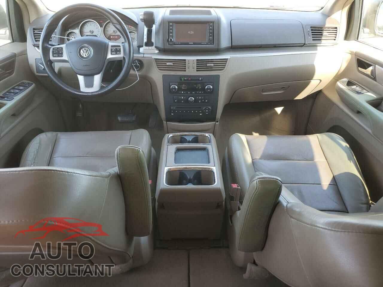 VOLKSWAGEN ROUTAN 2011 - 2V4RW5DG7BR804675