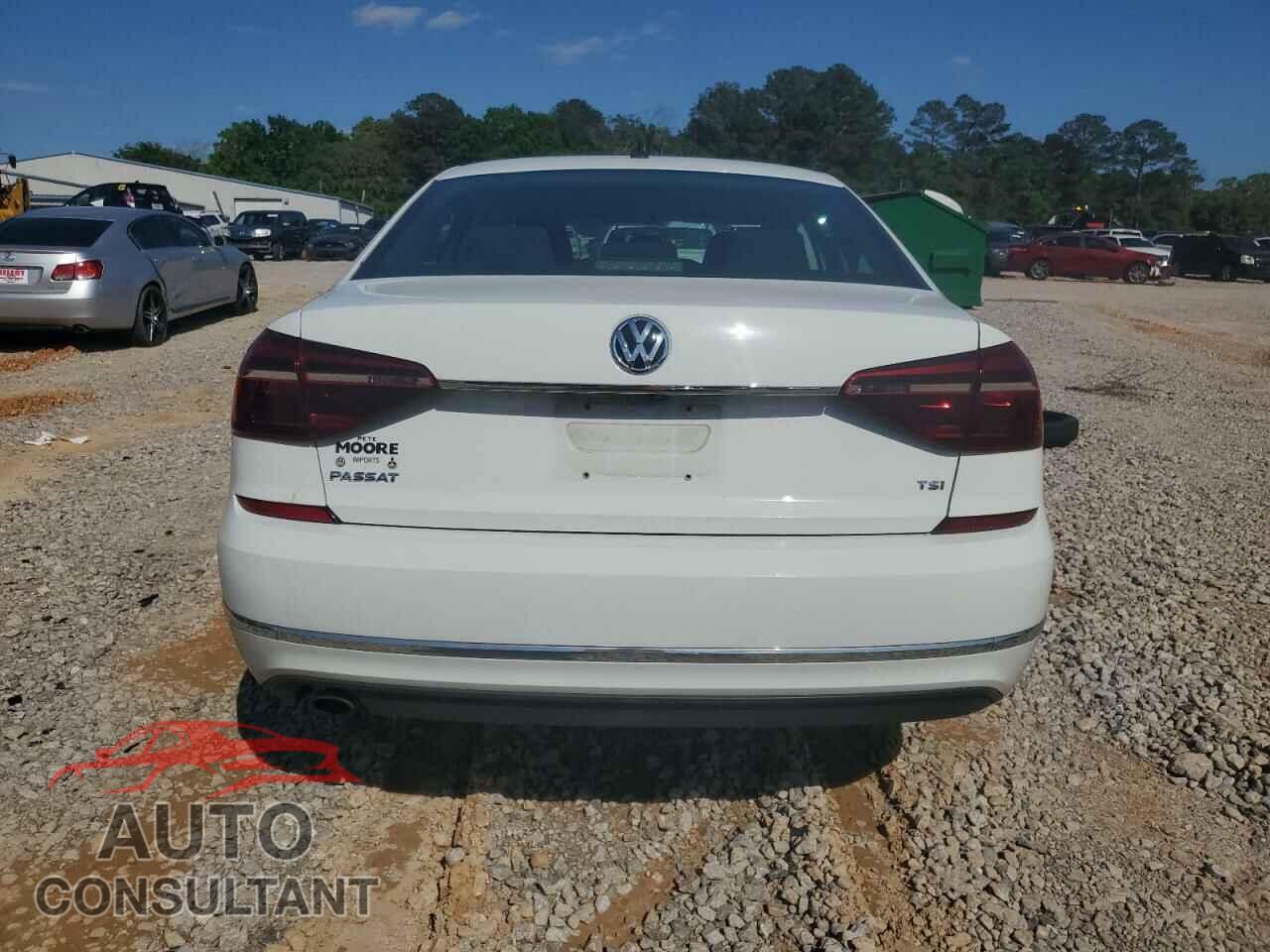 VOLKSWAGEN PASSAT 2017 - 1VWAT7A35HC049635