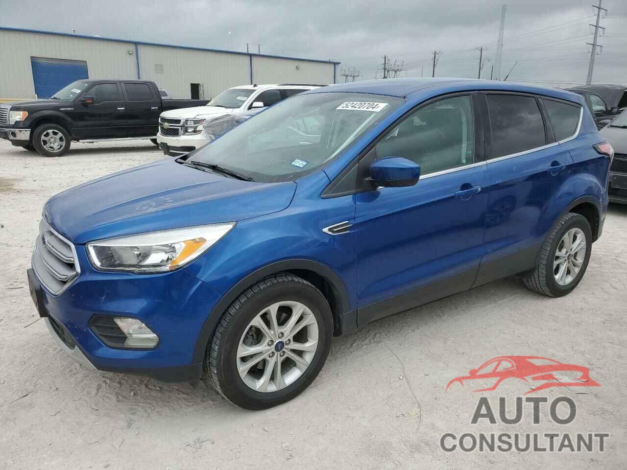 FORD ESCAPE 2017 - 1FMCU0GD8HUC49270