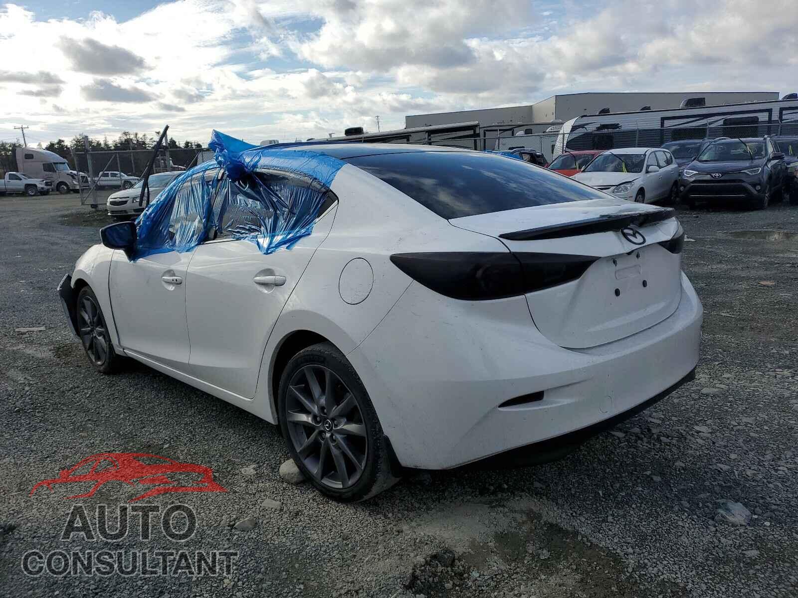 MAZDA 3 2018 - 3MZBN1W3XJM264517