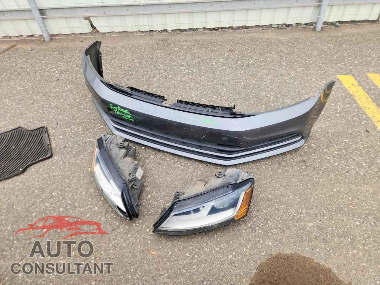 VOLKSWAGEN JETTA 2017 - 3VWDB7AJ7HM261126