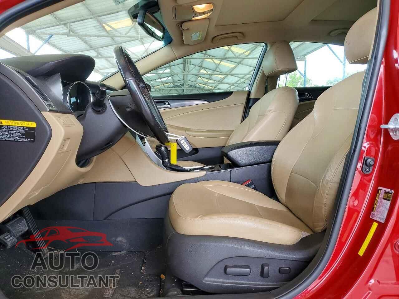 HYUNDAI SONATA 2013 - KMHEC4A46DA050399