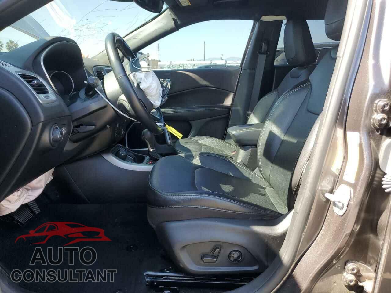 JEEP COMPASS 2021 - 3C4NJDEB1MT557643