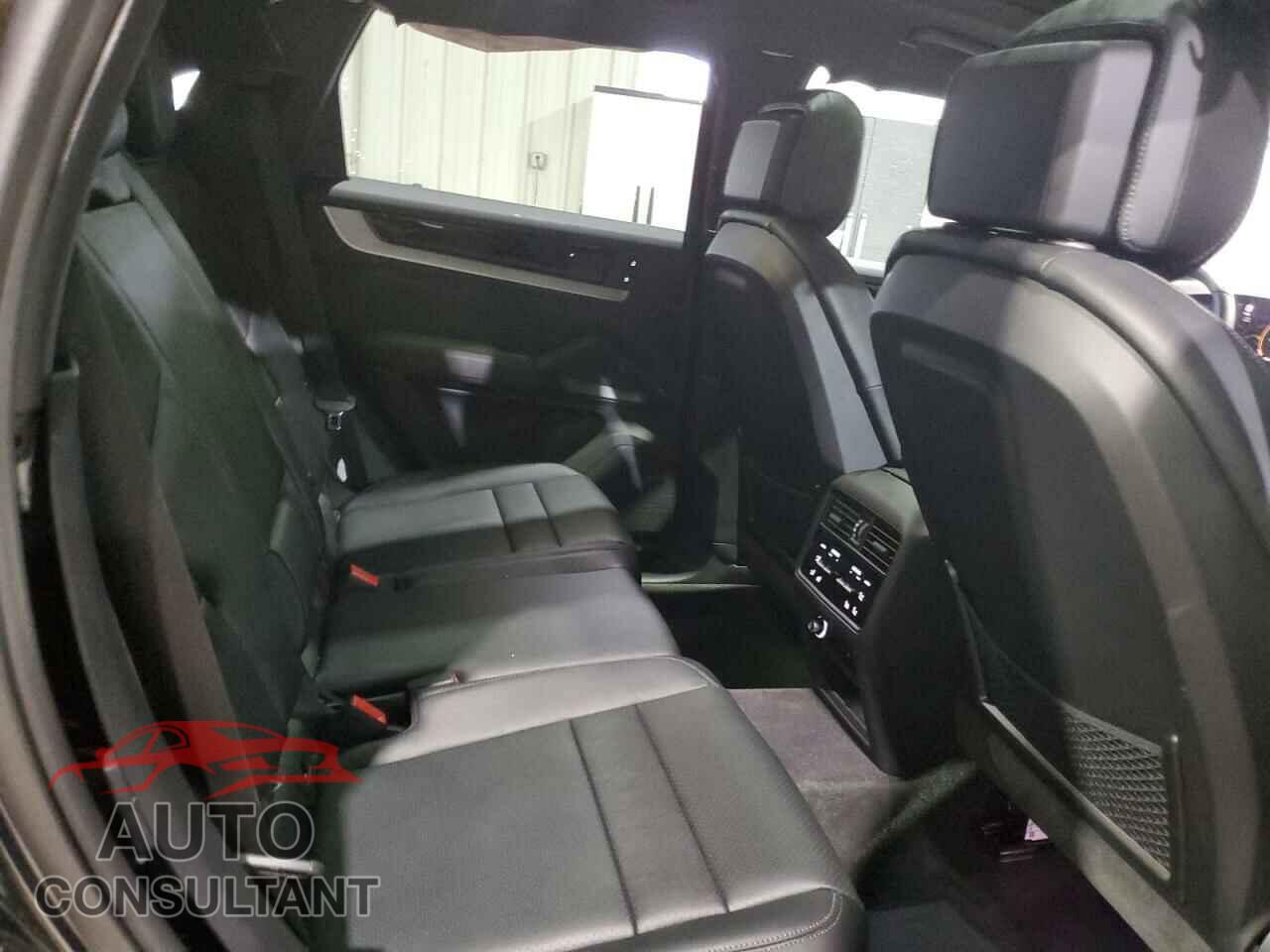 PORSCHE CAYENNE 2024 - WP1AA2AY9RDA10502