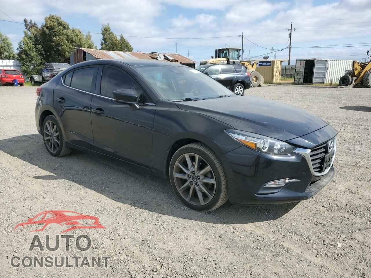 MAZDA 3 2018 - 3MZBN1V30JM261305