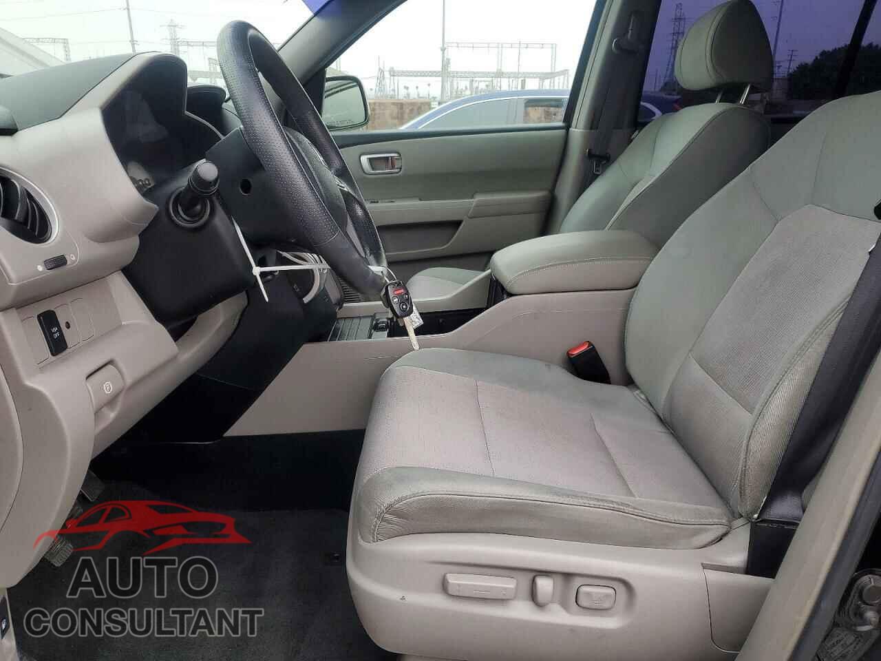 HONDA PILOT 2009 - 5FNYF384X9B021186
