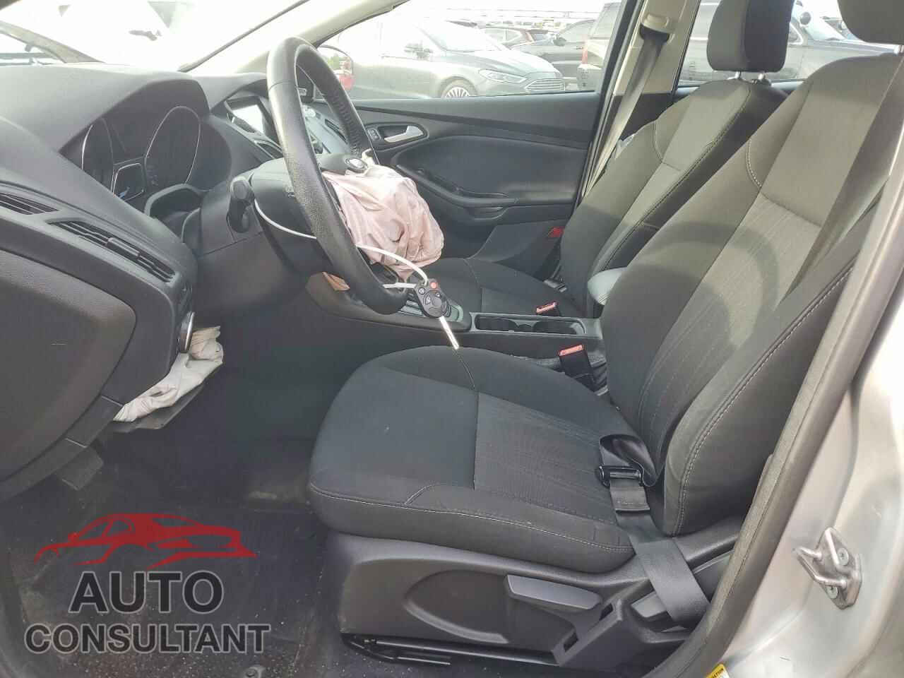 FORD FOCUS 2017 - 1FADP3H2XHL244016