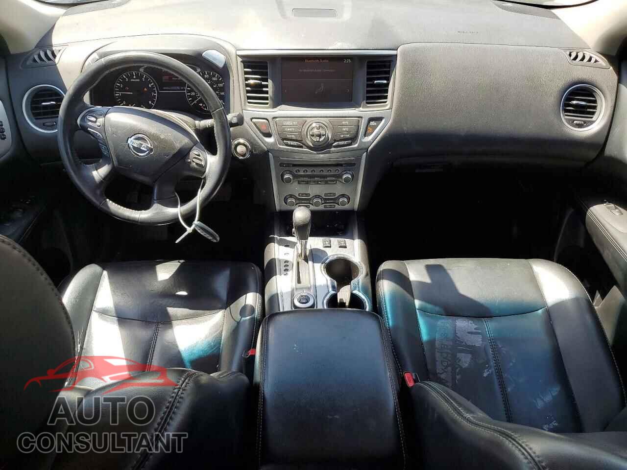 NISSAN PATHFINDER 2017 - 5N1DR2MM2HC607104