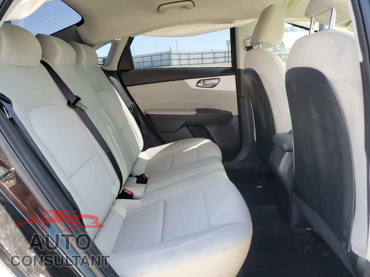 KIA FORTE 2023 - 3KPF24AD6PE541164