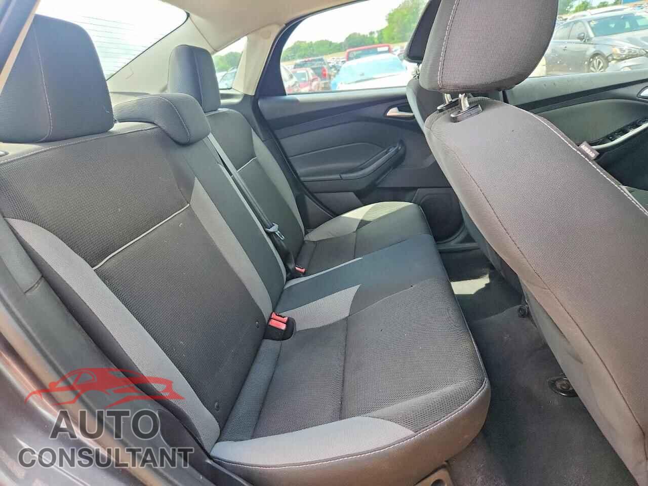 FORD FOCUS 2014 - 1FADP3F26EL277657
