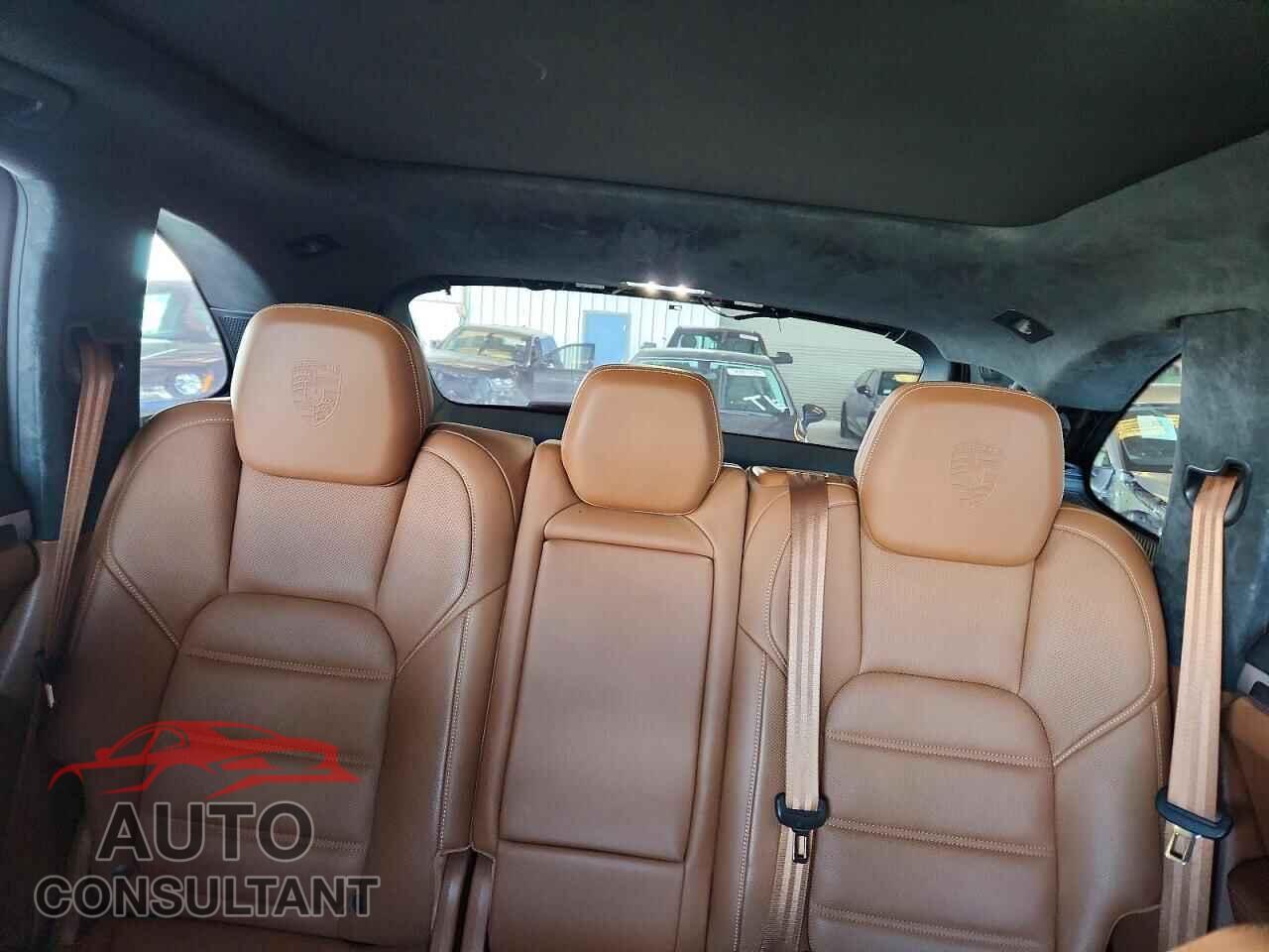 PORSCHE CAYENNE 2017 - WP1AC2A26HLA97026