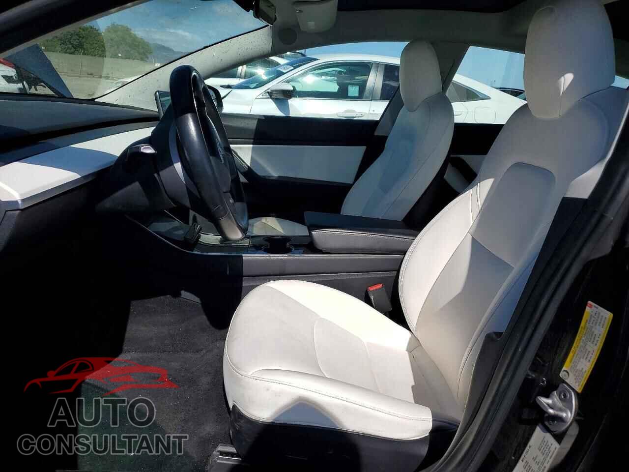 TESLA MODEL 3 2019 - 5YJ3E1EB0KF192295